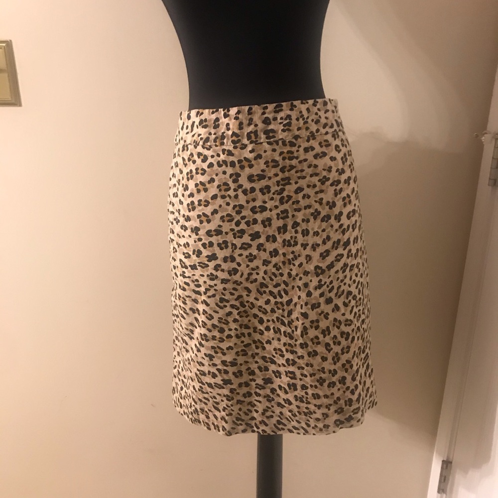 Banana republic like new cheetah skirt